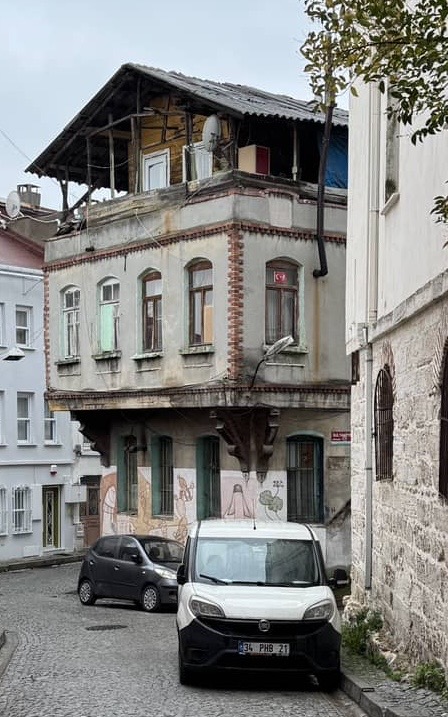 Older building in Istanbul in the afternoon