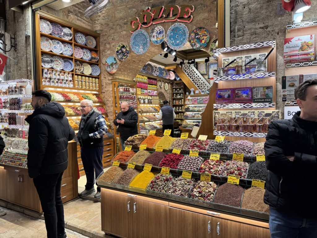 Investigate spices in the afternoon