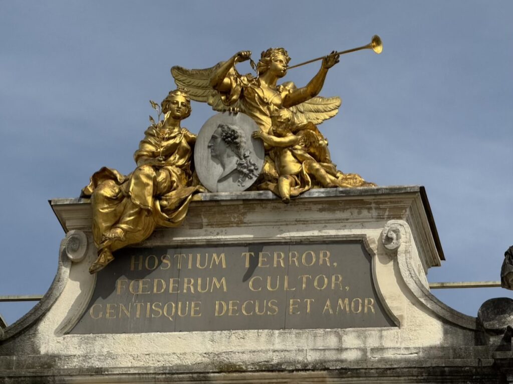 Entrance gate topping in Nancy France