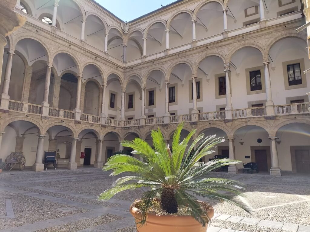 Middle courtyard
