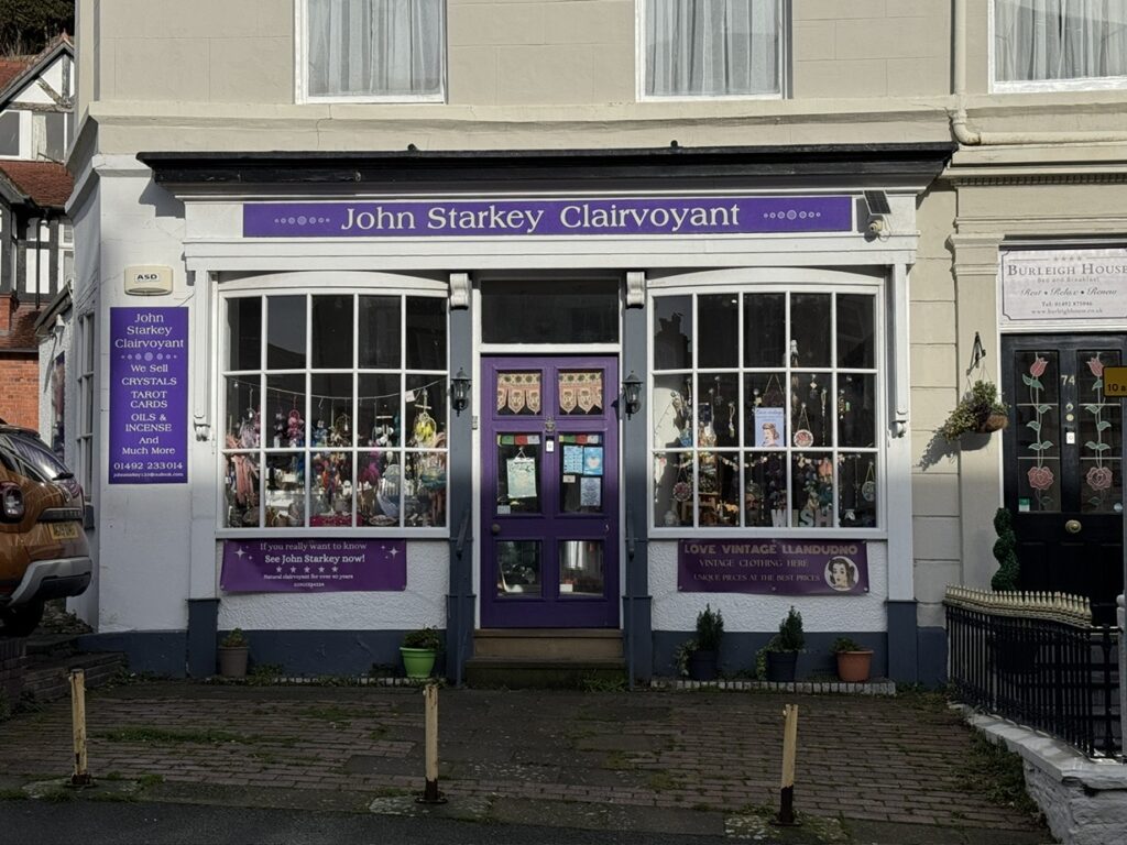 Clairvoyant office More around Wales