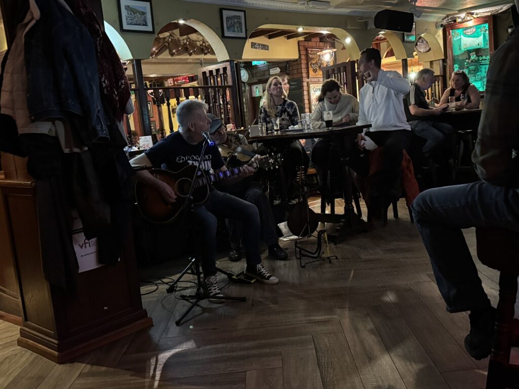 Dingle pub music