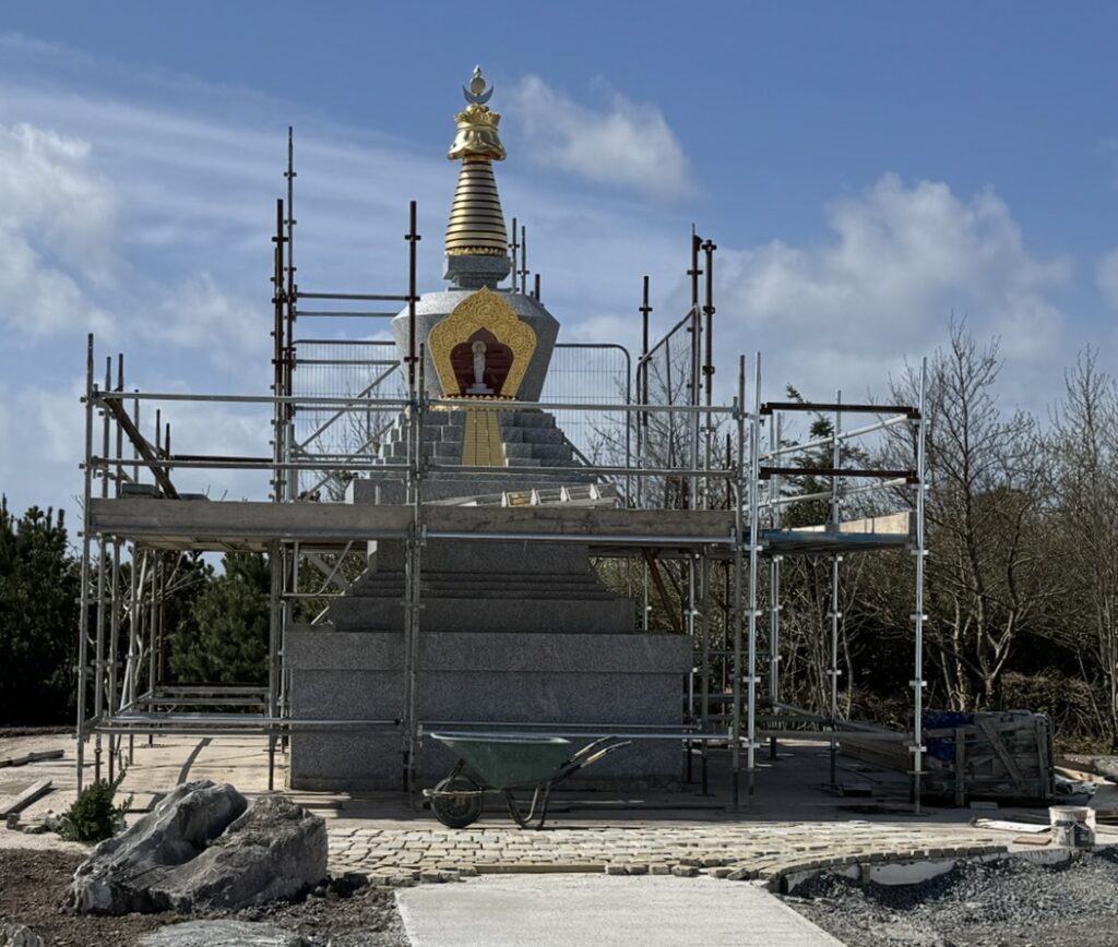 Building the pagoda Bill Smale 